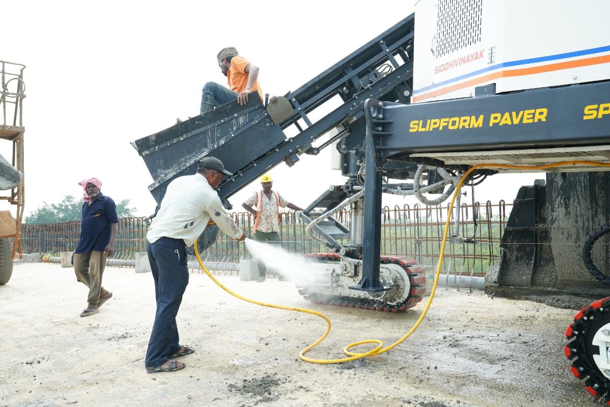 Siddhivinayak SLIPFORM PAVER SP 1080
