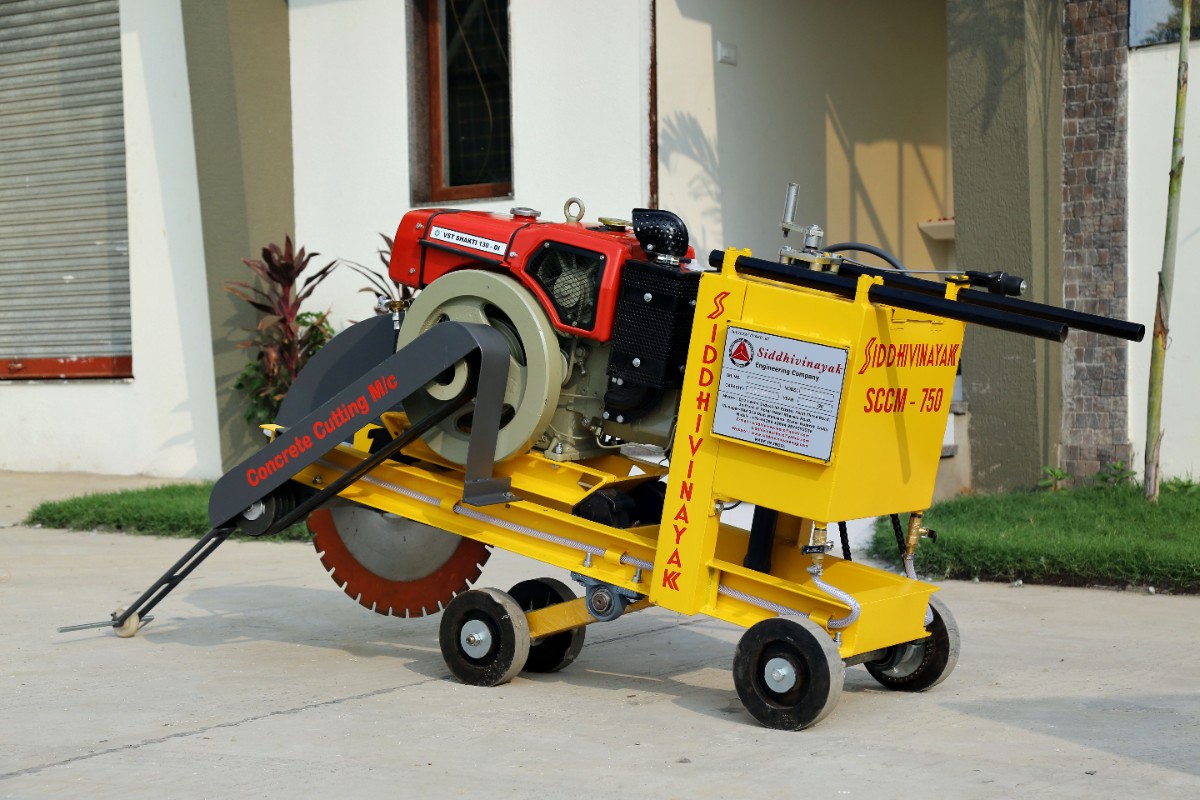 SCCM 750 concrete and asphalt cutting groove machine