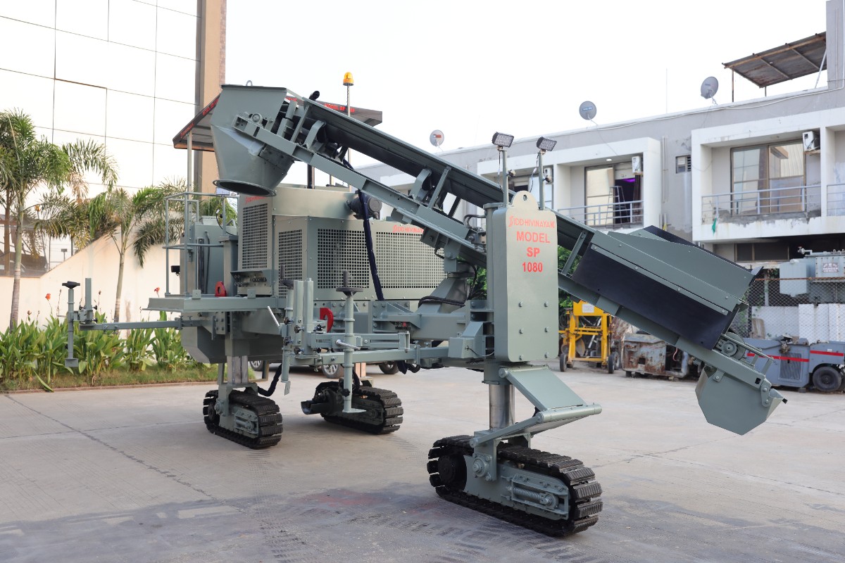SP 1000 compact concrete slipform paver paving road surface