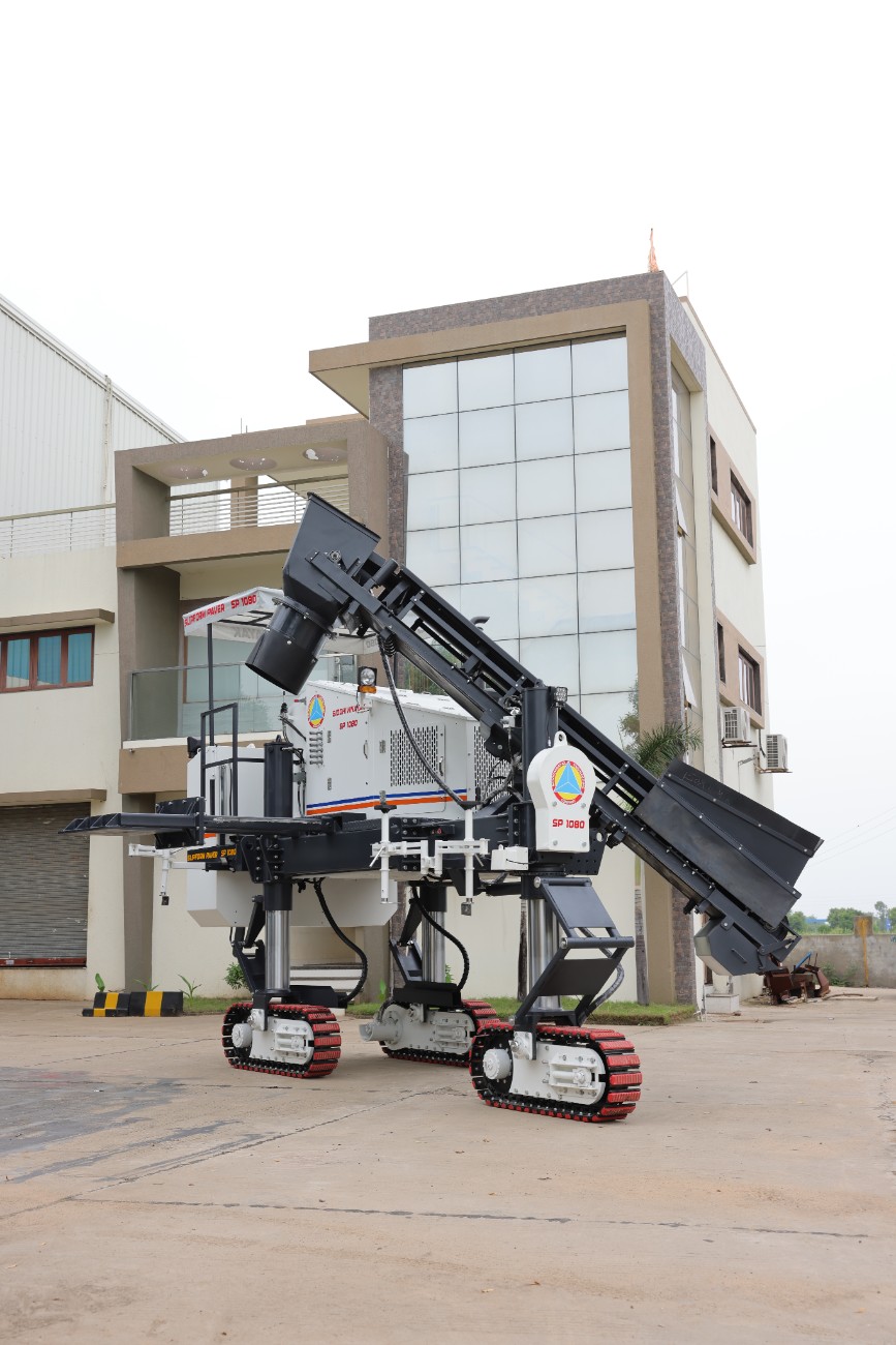 1080 concrete offset slipform paver machine